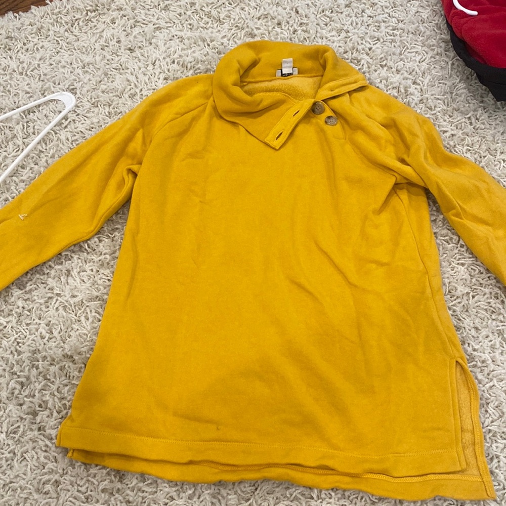 J CREW  turtle neck top witb buttons